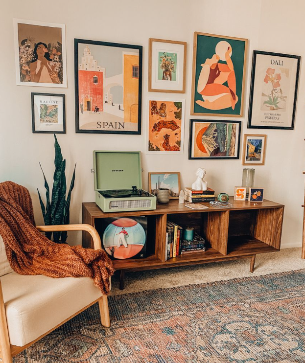 Como usar quadros na decoração Dicas de altura, local e composição