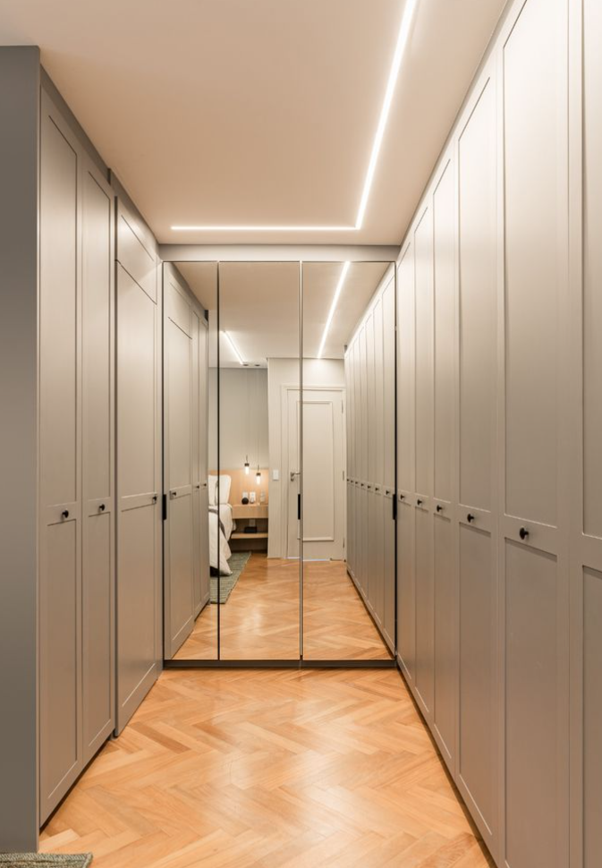 Como criar um closet otimizado mesmo em espaços pequenos