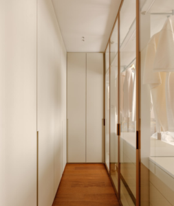 Como planejar um closet funcional e elegante