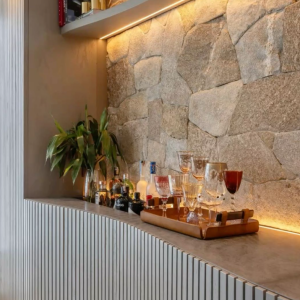 Home bar transforme um espaço da sua sala em um bar